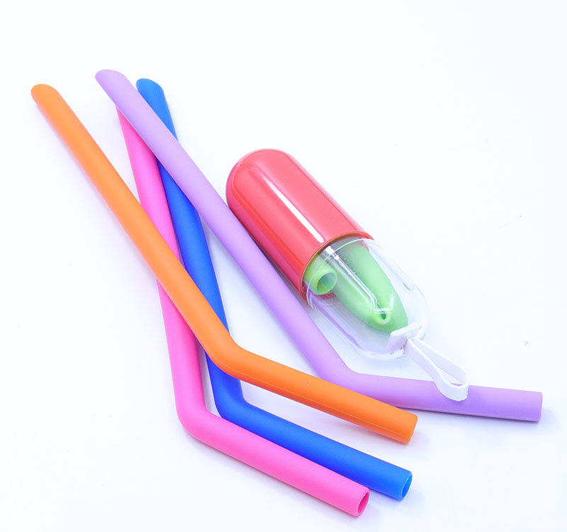 硅胶吸管能不能用热水烫呢？用热水烫可以进行杀菌吗？
